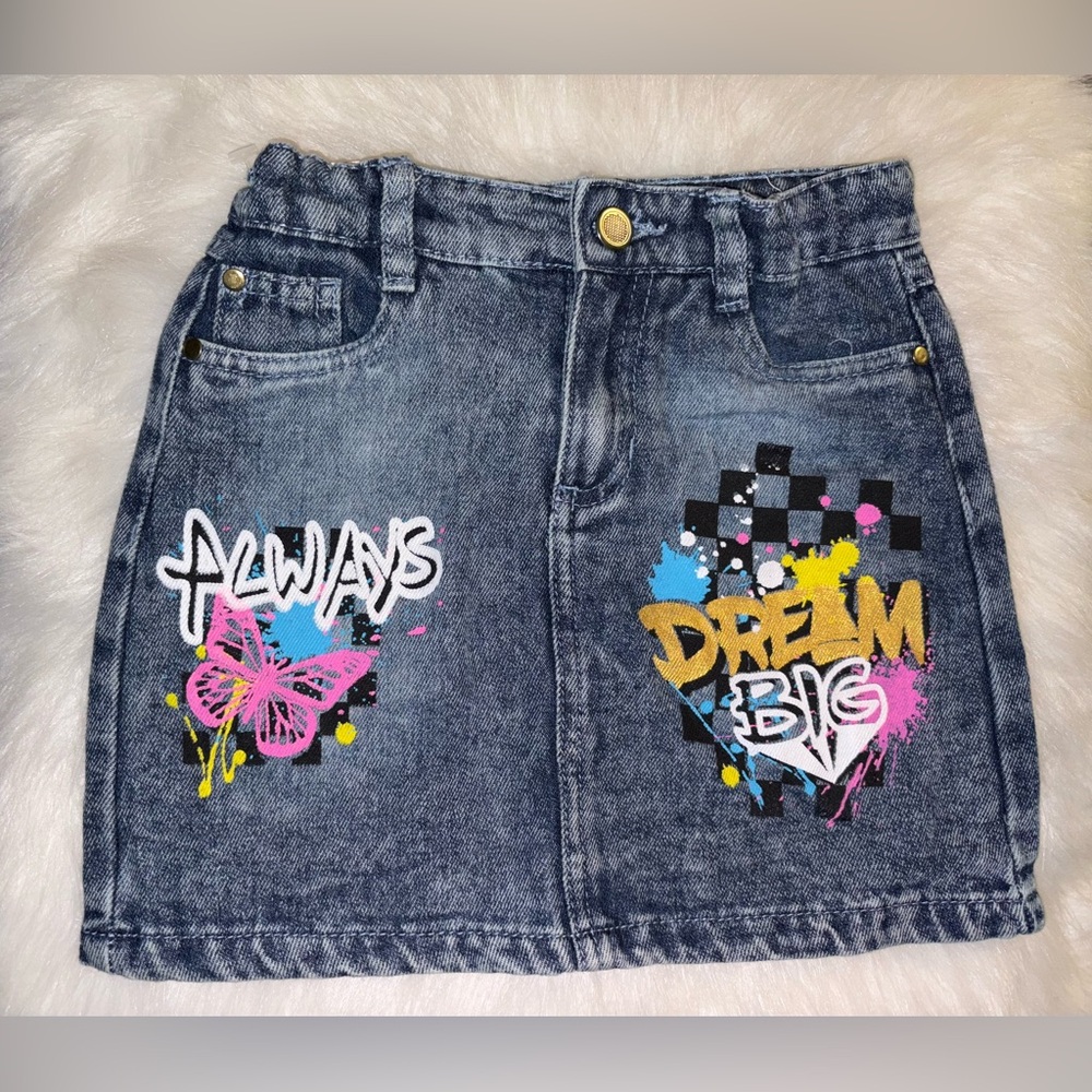 Girls ♥️♥️♥️ Denim Skirt with Colorful Graphics Size 5 NWT